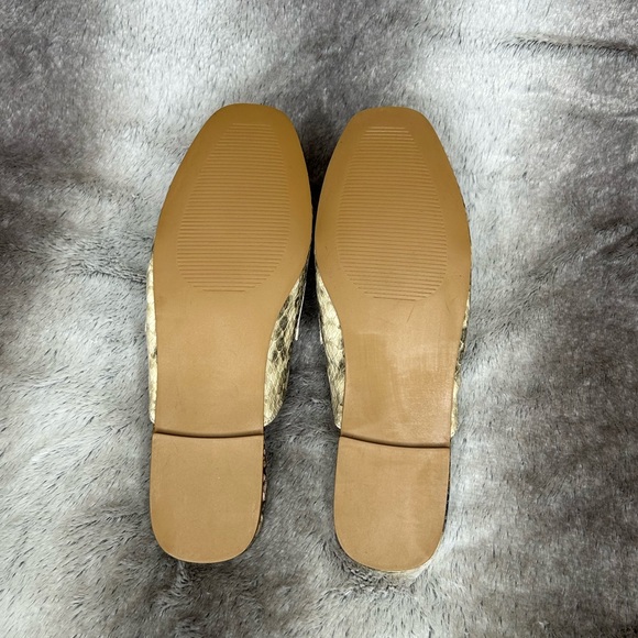 Steve Madden Kori gold and blue multi colored snake skin print slides size 5.5 - Picture 4 of 4